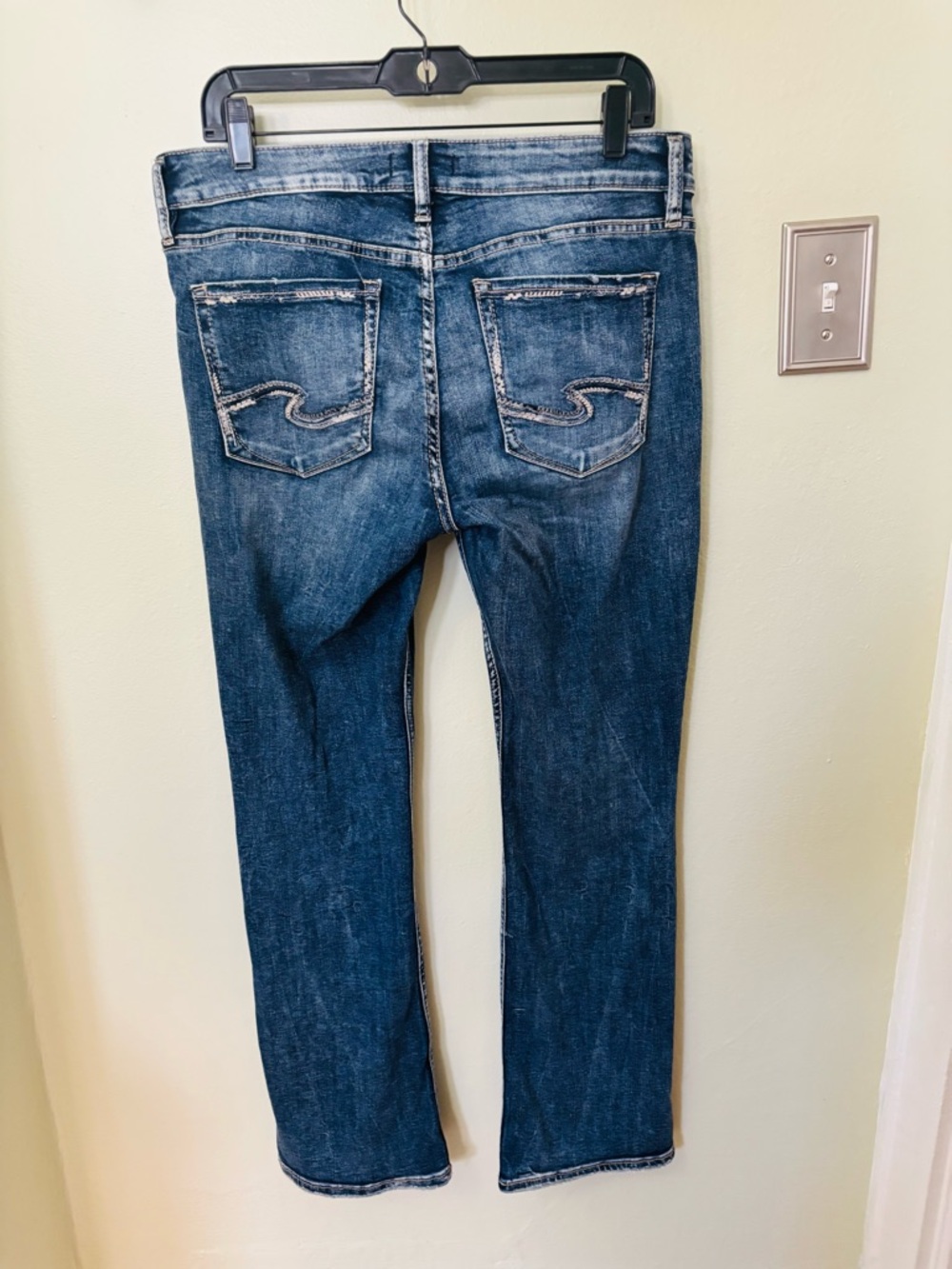 Silver Jen Co. “Elyse” Mid Rise Slim Bootcut Jeans.